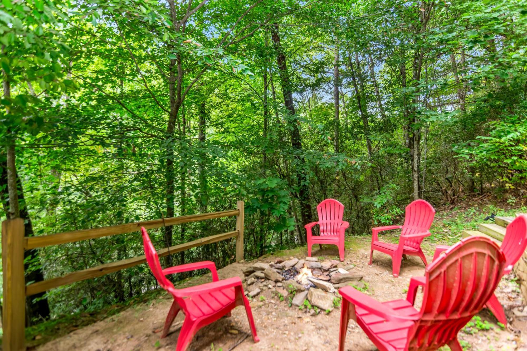 Amazing Creek View Cabin W/ Hot Tub, Firepit & Pool Table Ellijay Exterior foto